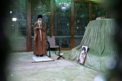 حضور رهبر معظم انقلاب در مرقد مطهر امام خمینی (ره)
