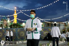 عکس/ ضیافت افطاری در حرم امام رضا(ع)