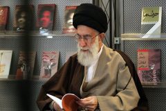 رهبر معظم انقلاب کدام کتاب را به نخبگان برای مطالعه توصیه کردند؟