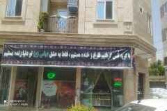 نصب پرچم های حسینی بر سر در خانه های شهر خنداب