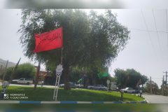 نصب پرچم عزاداری در شهر خنداب