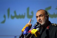 آمریکا را مستهلک کرده‌ایم و دچار پوکی استخوان شده است