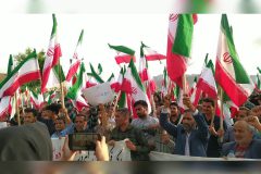 تجمع دانشجویان در حمایت از فناوری هسته‌ای در خنداب