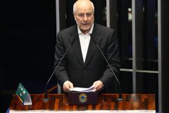 آمریکا در پی‌ انکار حق ایران در غنی‌سازی است