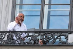 آقای ظریف؛ مسئله شمایید که فریب خوردید!/ خوش رقصی برای غرب با چماق کشیدن بر سر شرق!